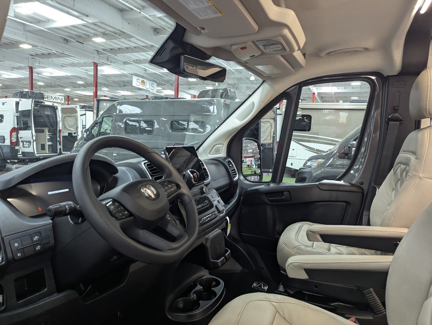2027 Thor Motor Coach Tellaro 20L - Image 6