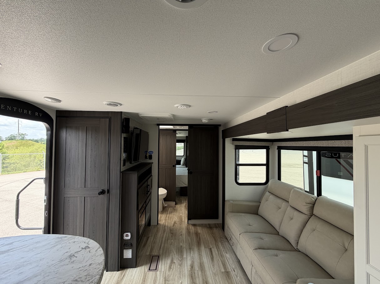 2027 VENTURE RV STRATUS 262VFK - Image 9