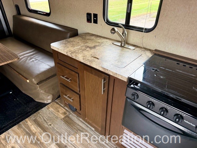 2016 CHEROKEE PATRIOT 25RR - Image 14