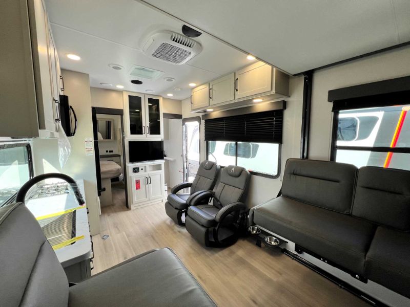 2026 Grand Design Momentum G-Class 21G - Image 9