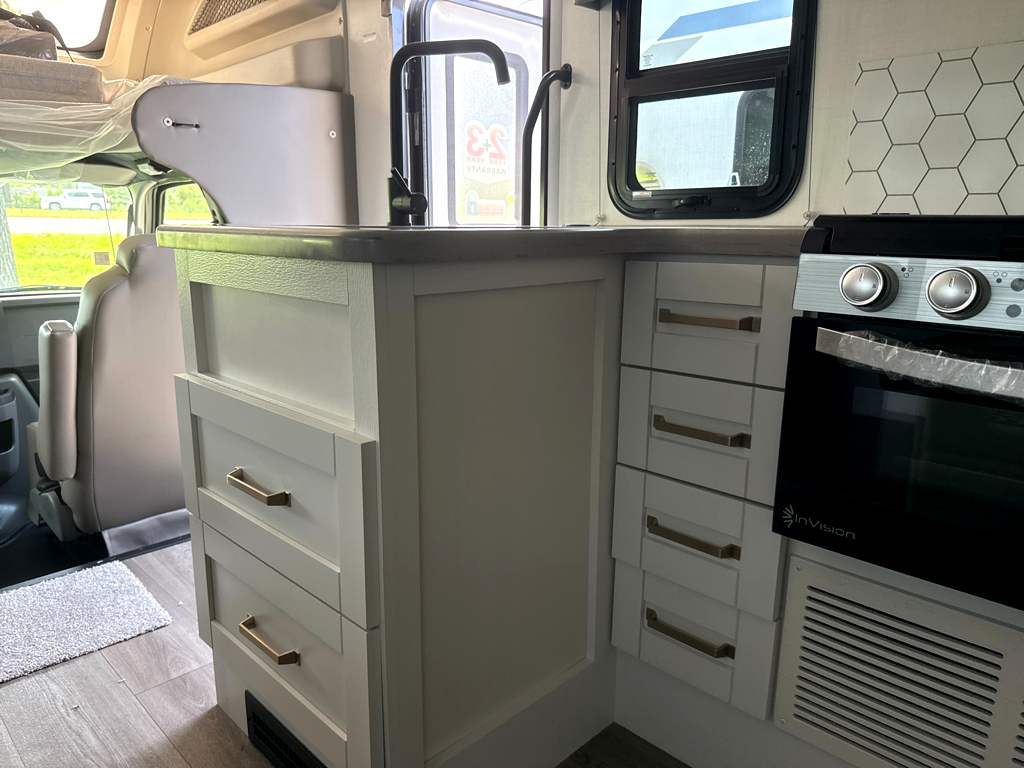 2027 ENTEGRA COACH ODYSSEY 30Z - Image 14