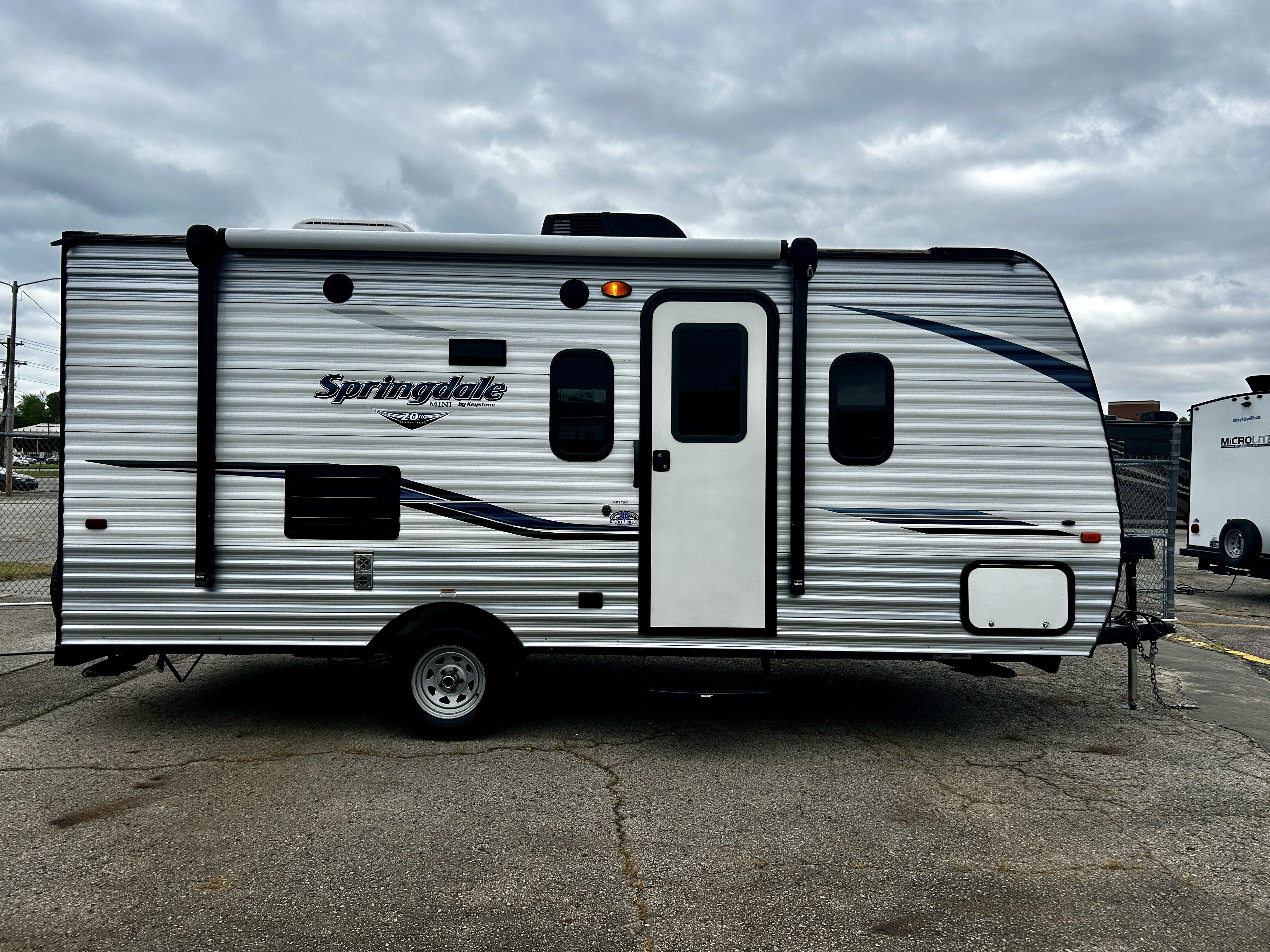 2019 Keystone Springdale Mini 1790FQ - Image 2