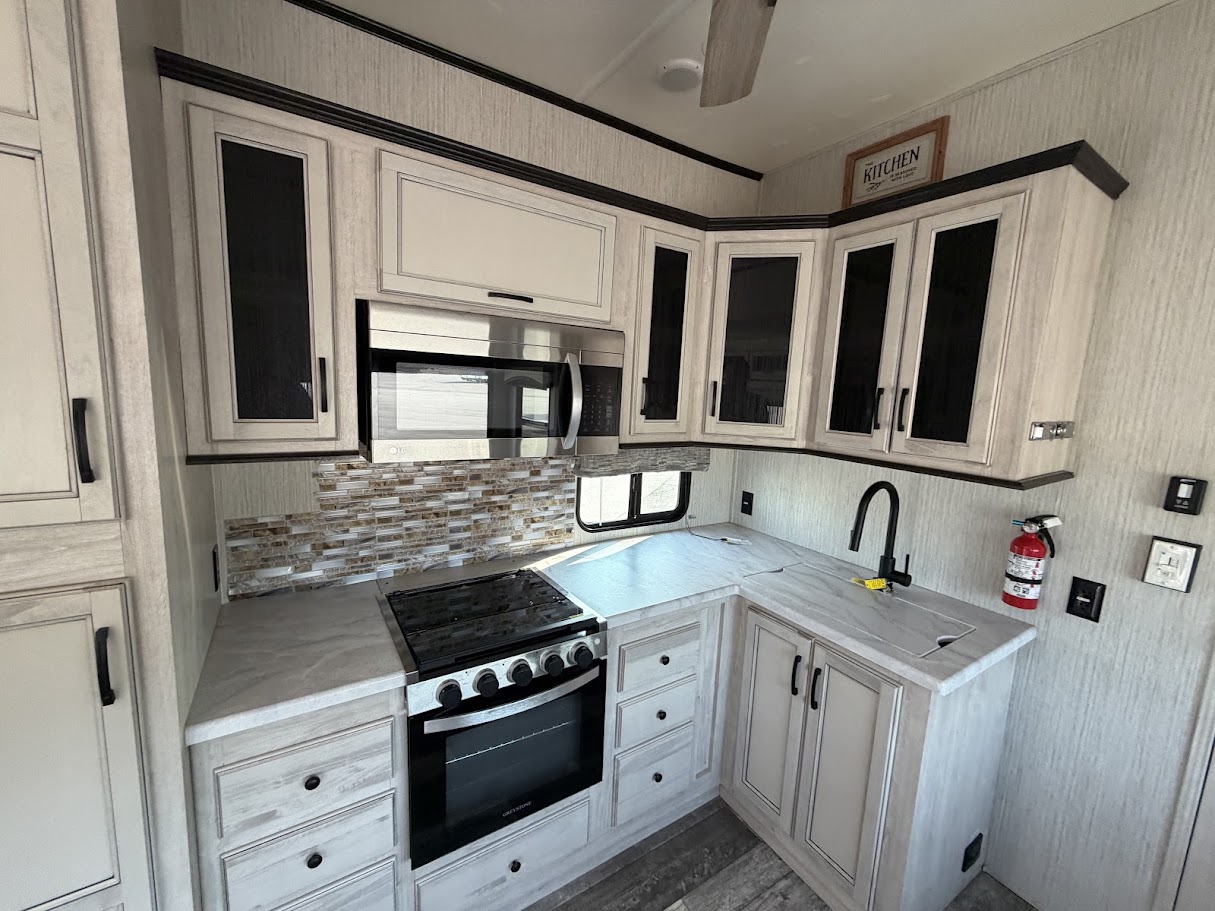 2022 FOREST RIVER SANDPIPER 330BH - Image 22