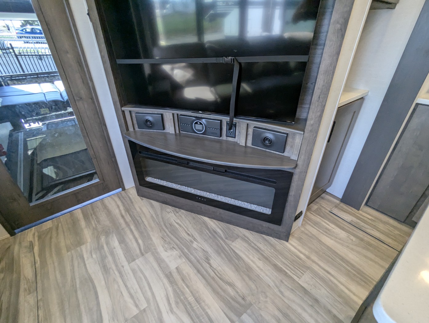 2023 Alliance RV Valor 36V11 - Image 31