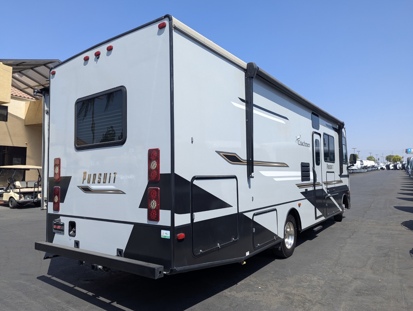 2023 Coachmen Pursuit 31BH - Image 4