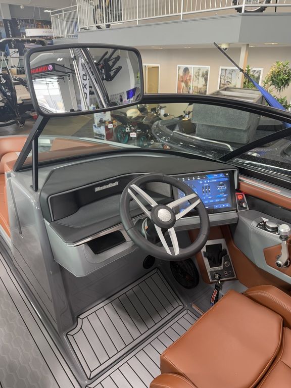 2025 MasterCraft XT22 - Image 45