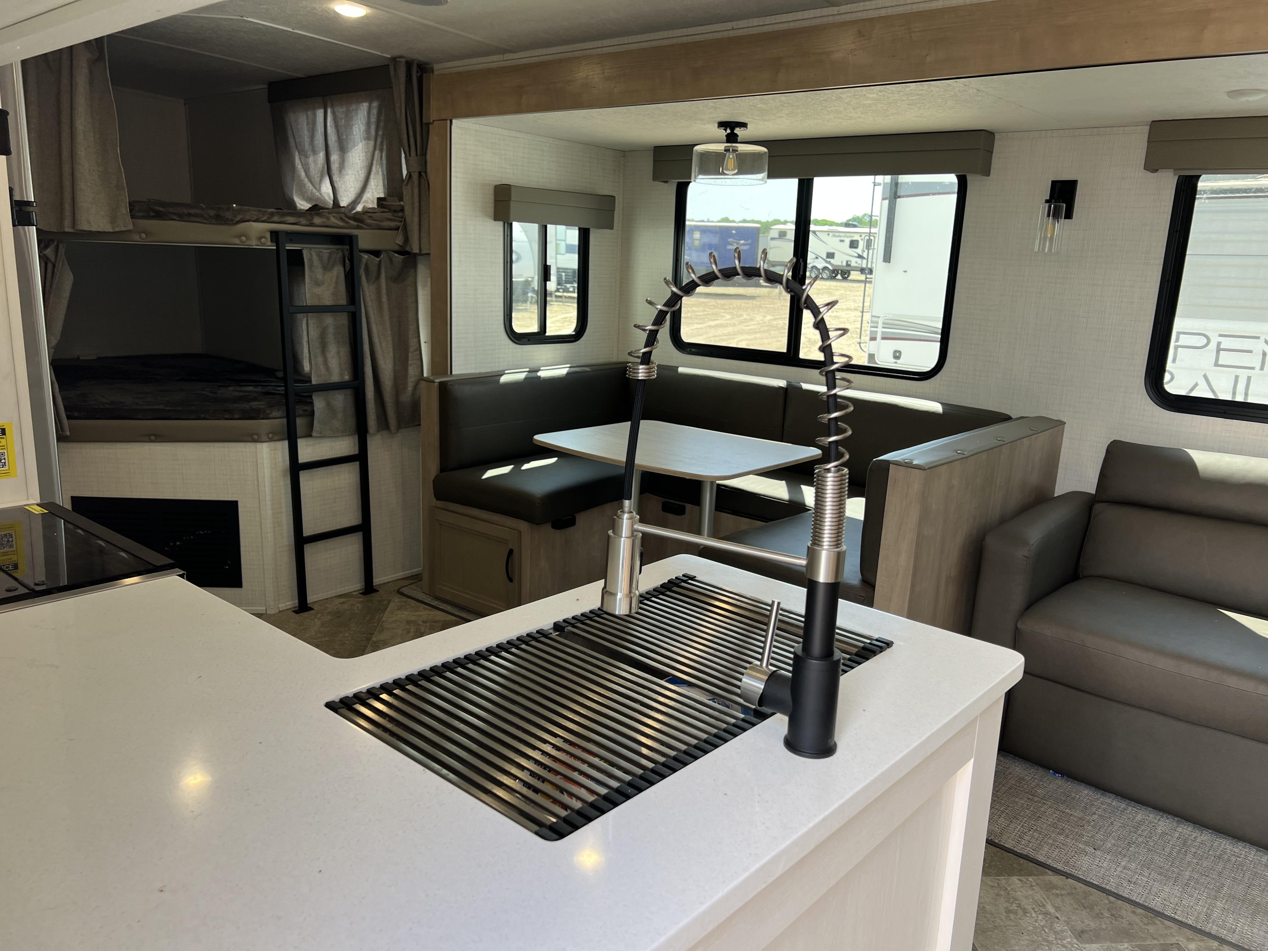 2023 PALOMINO SOLAIRE 294BHS - Image 6