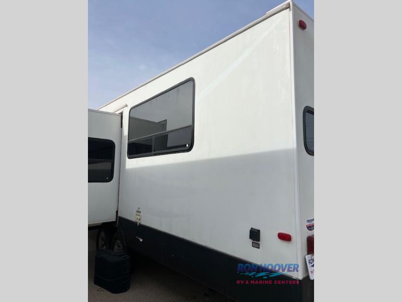 2011 KEYSTONE OUTBACK SYDNEY 328FRK - Image 4