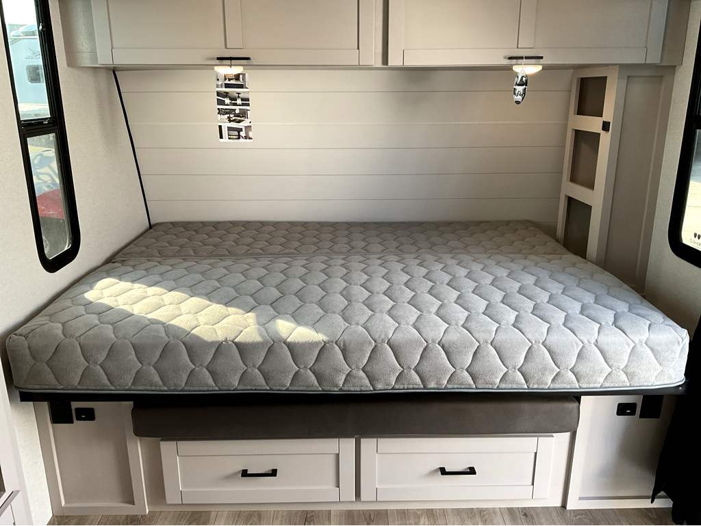 2026 JAYCO Jay Feather 19 MBS - Image 14