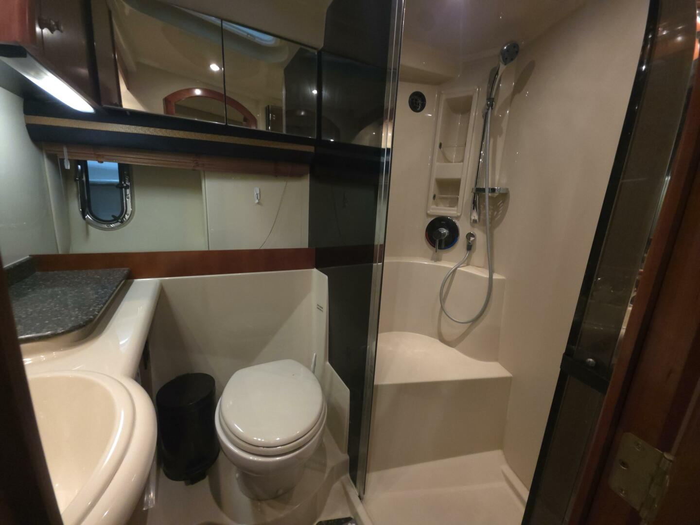 2008 Cruisers Yachts - Image 18