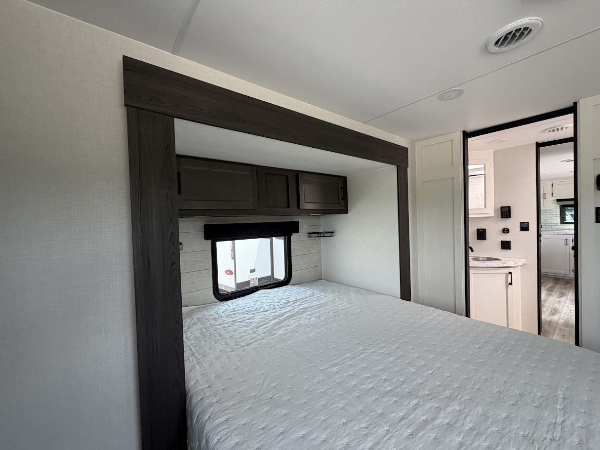 2027 VENTURE RV STRATUS 262VFK - Image 41