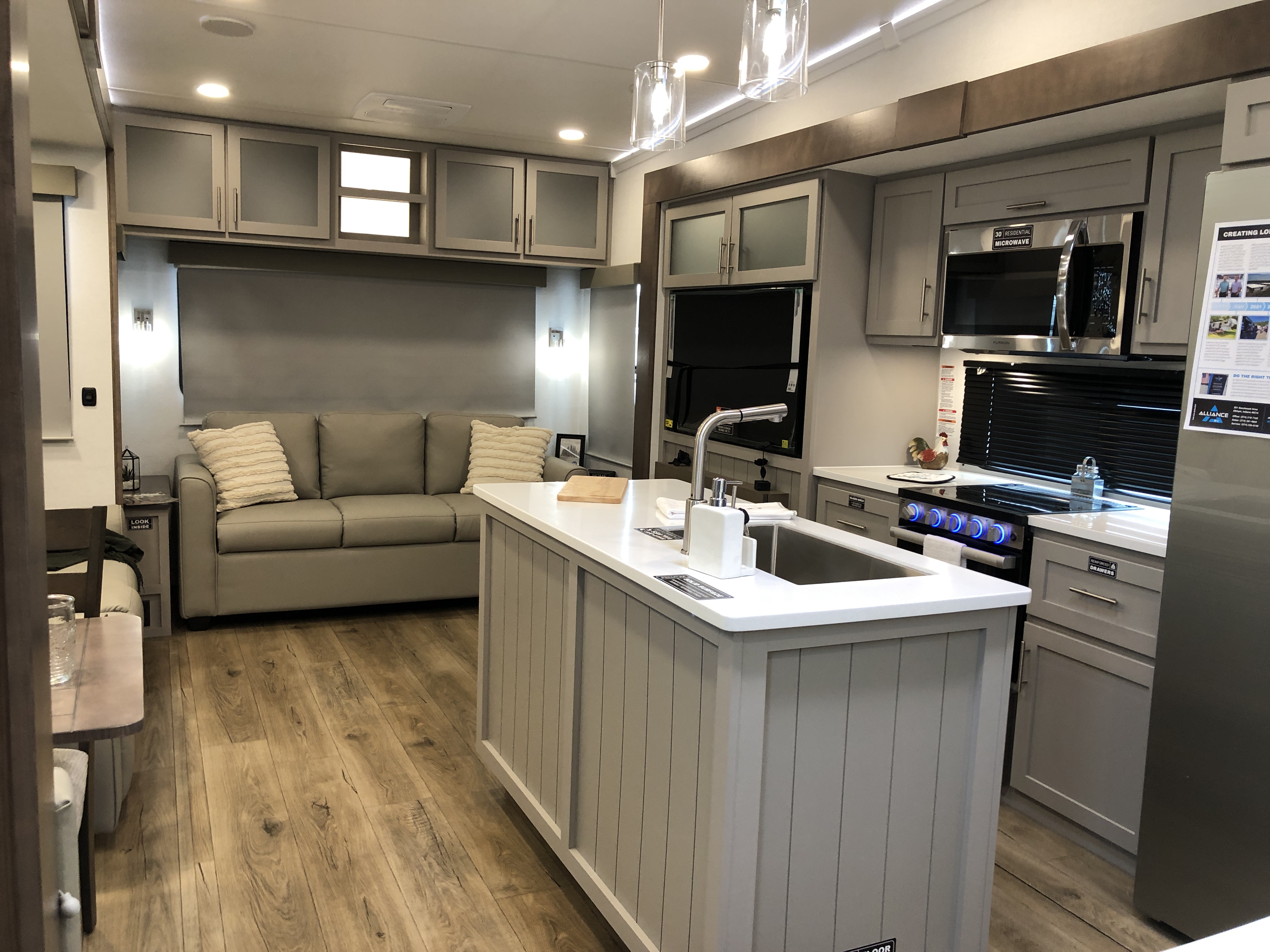 2026 Alliance RV Avenue 32RLS - Image 10