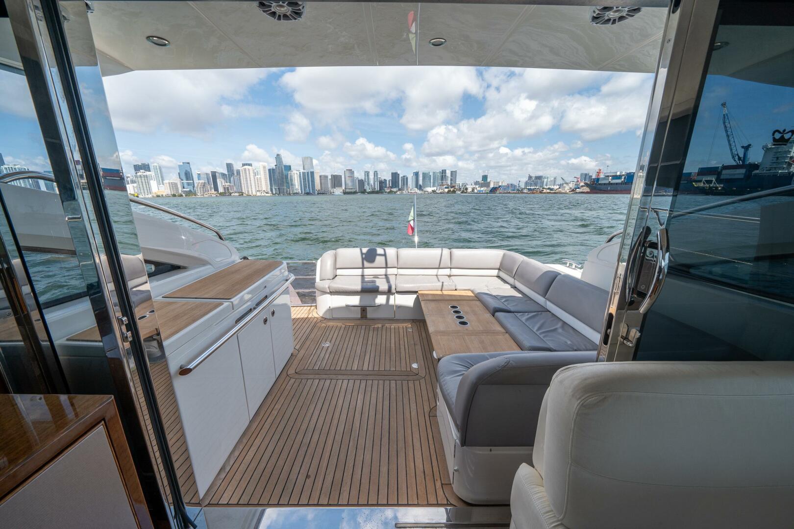 2012 Princess V52 - Image 11