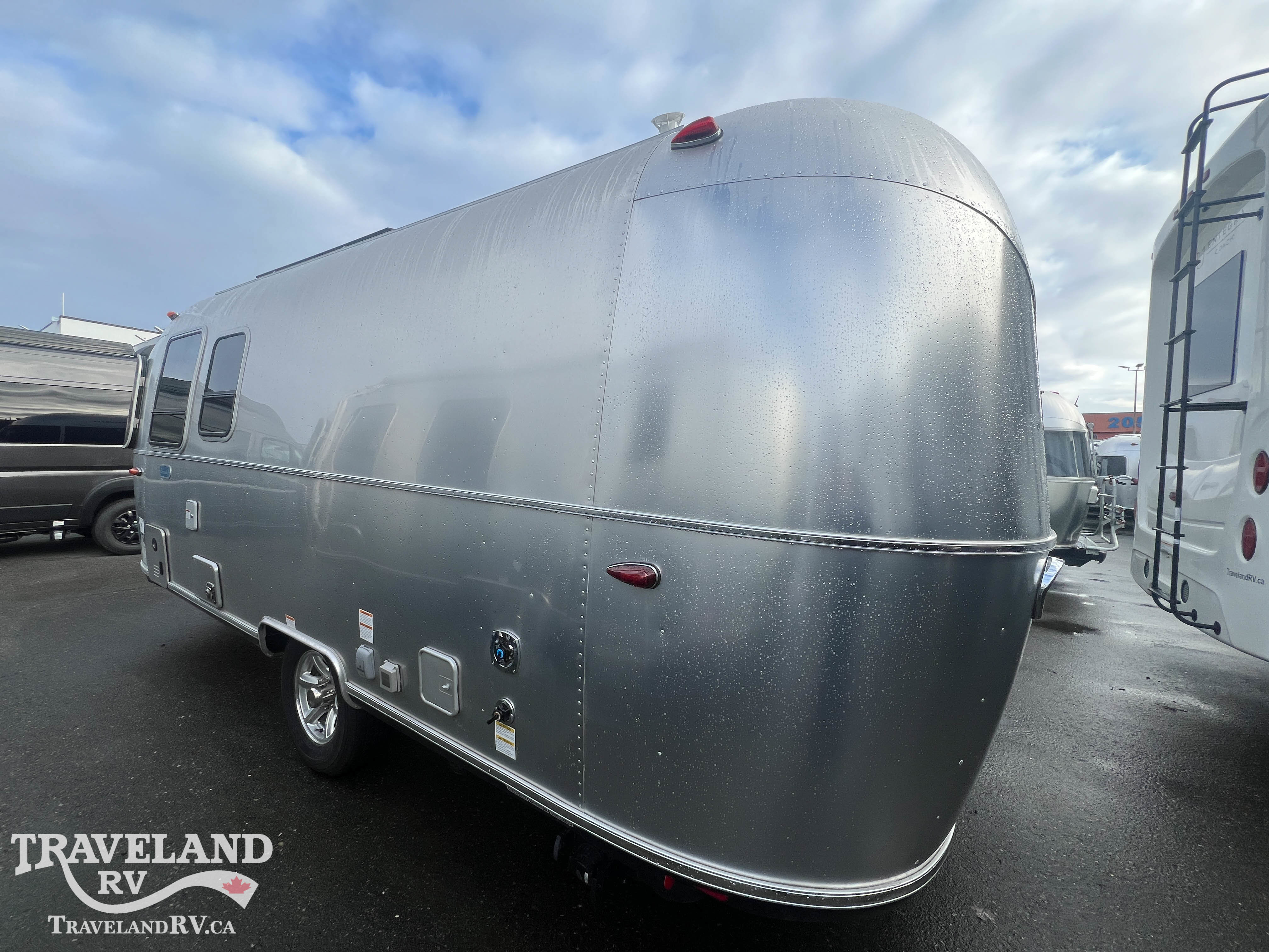 2026 Airstream Bambi 22FB - Image 7