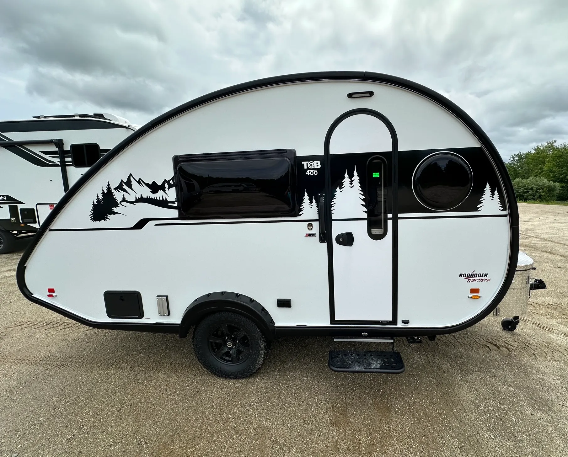 2026 NuCamp TAB 400 Boondock Black Canyon - Image 1