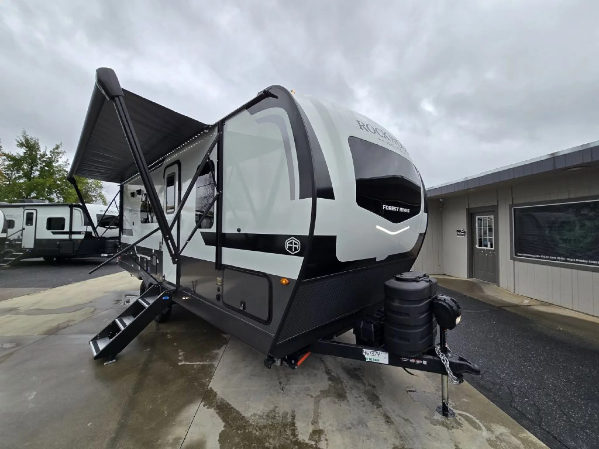 2026 FOREST RIVER ROCKWOOD MINI LITE 2520BH - Image 1