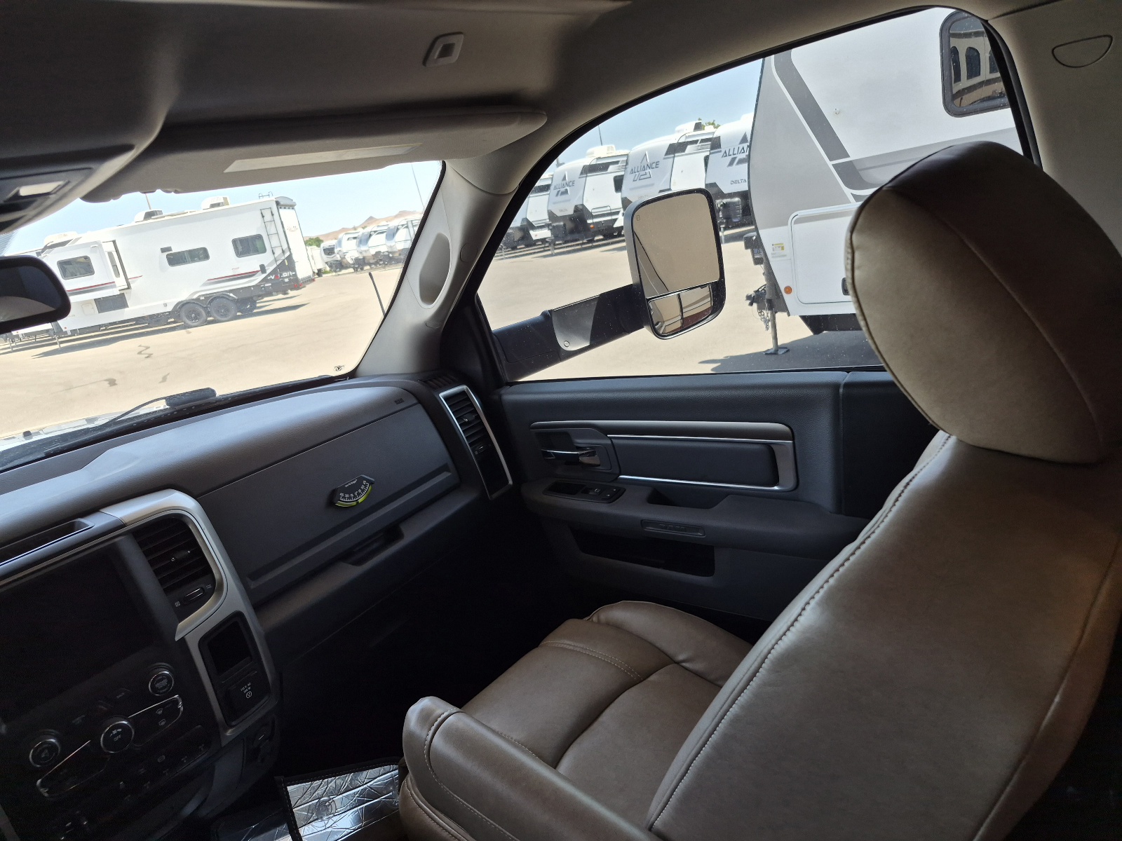 2018 DYNAMAX ISATA 5 30FWD - Image 5