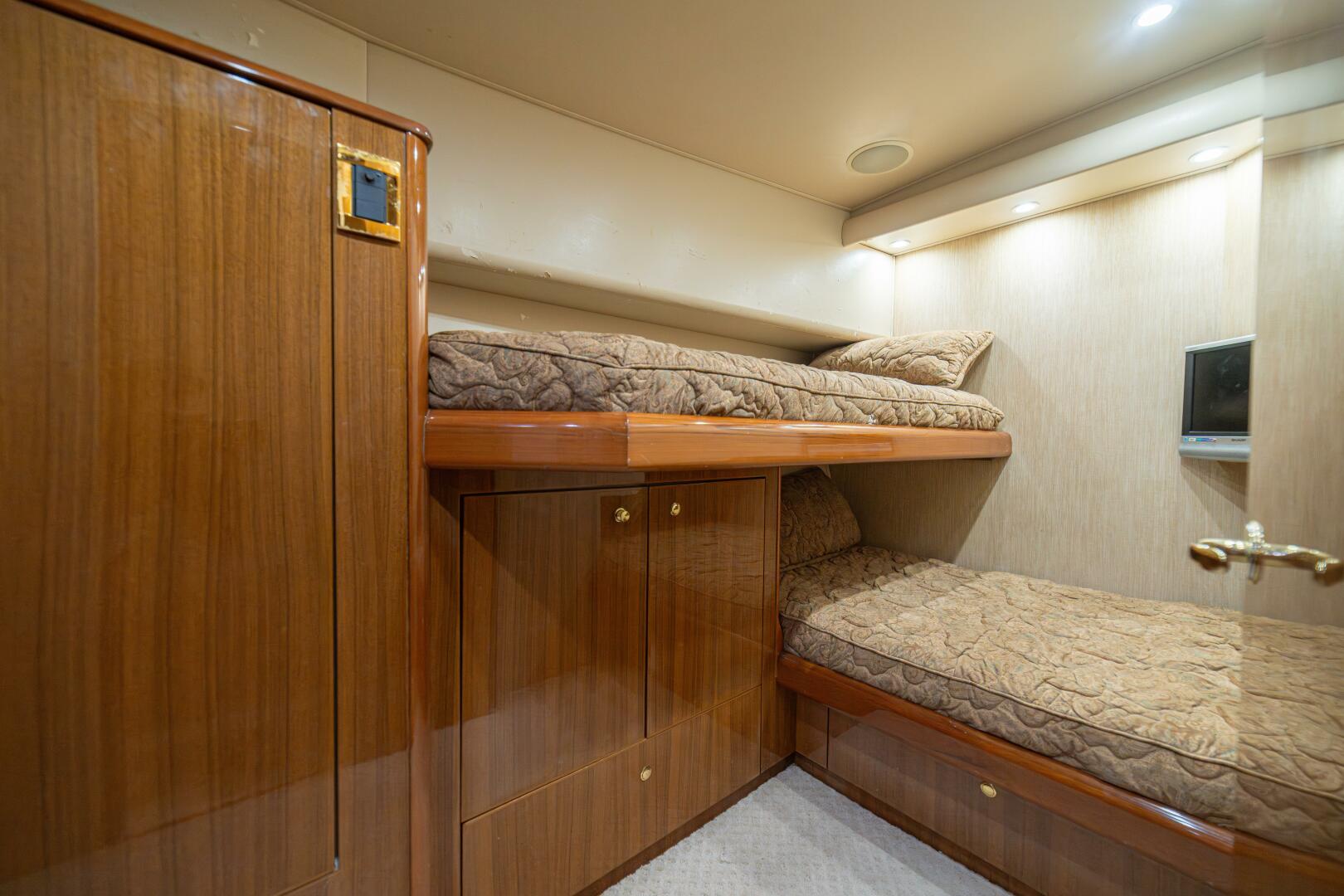 2006 Viking 56 Convertible - Image 47