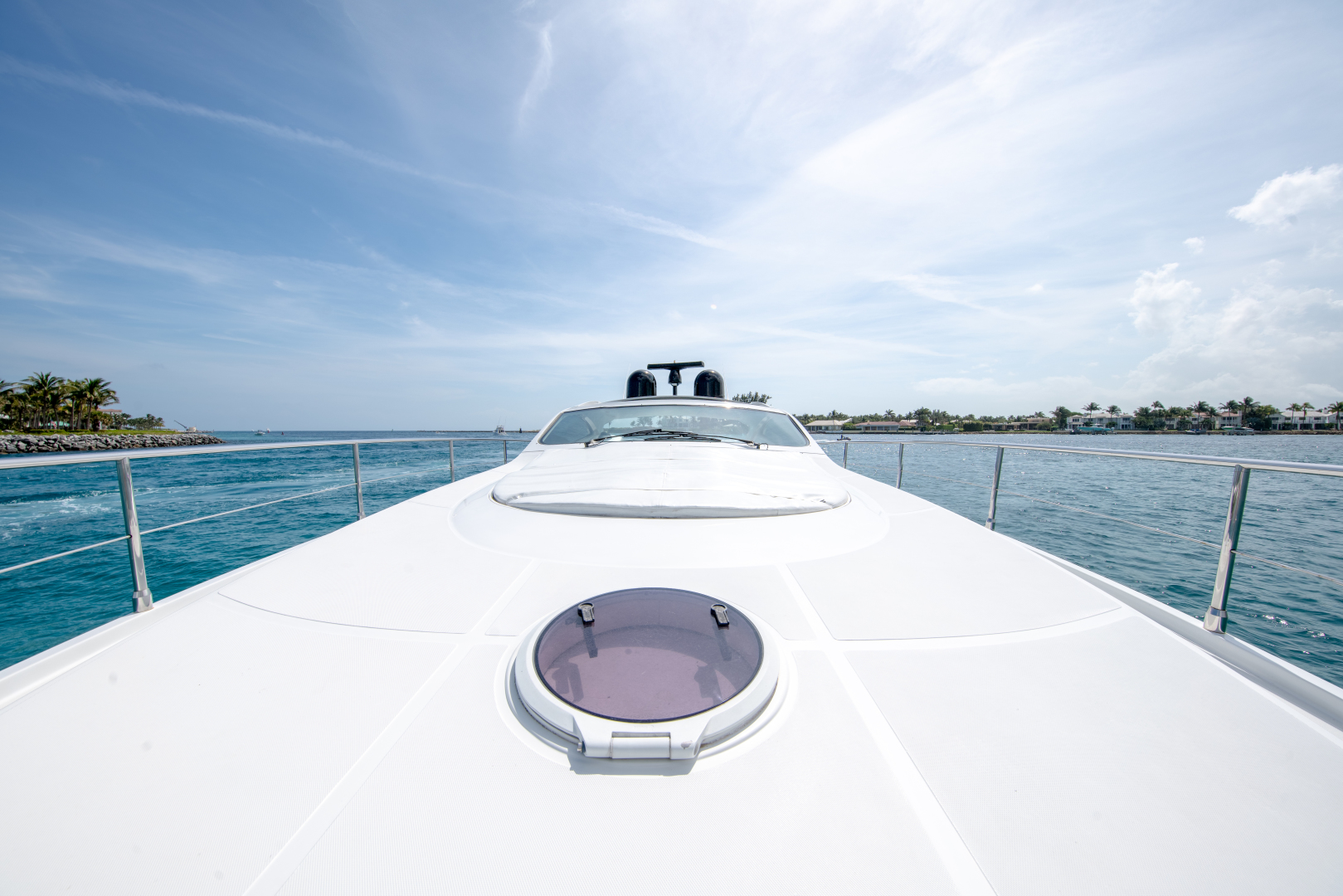 2004 Pershing Express - Image 11