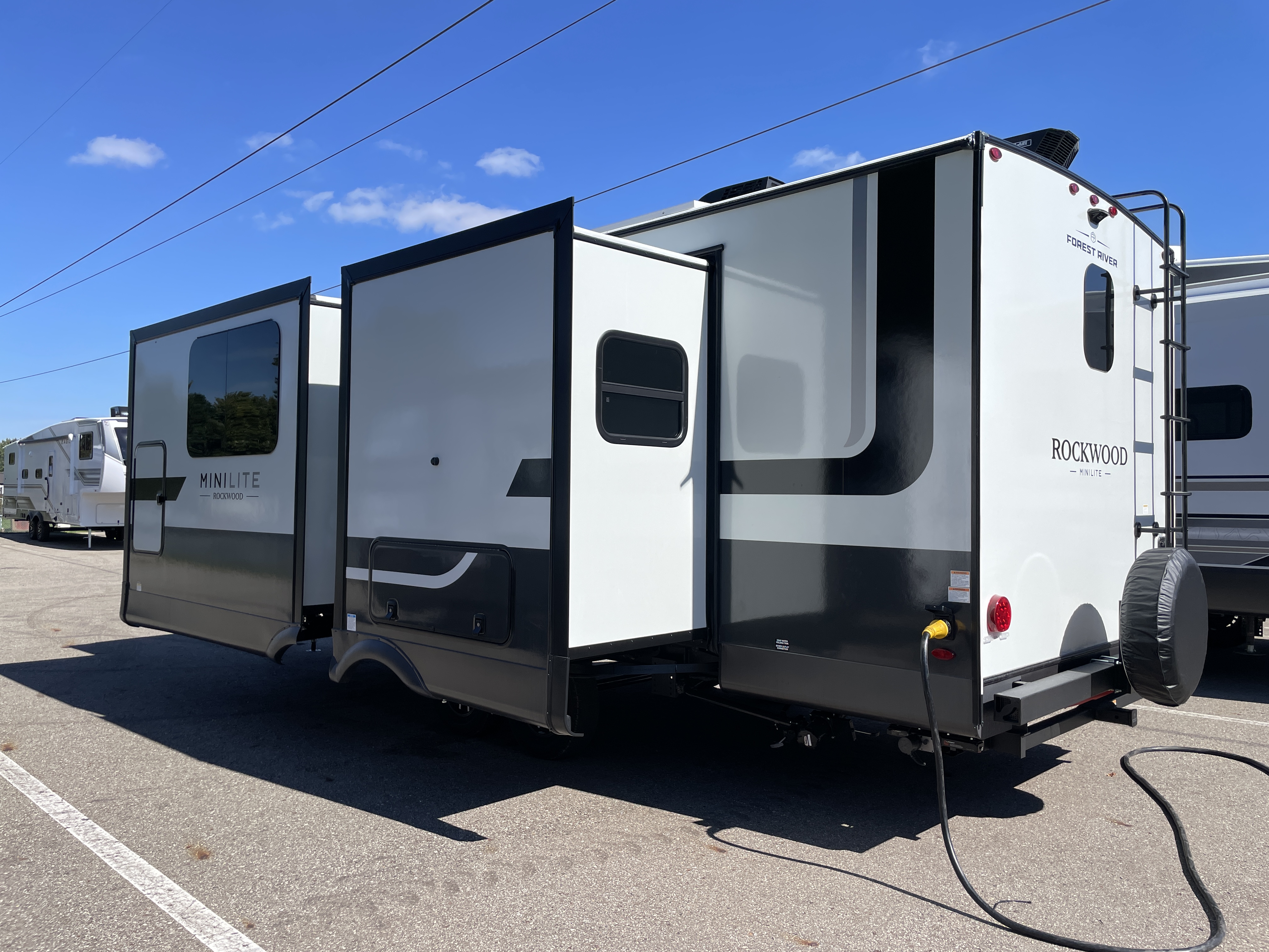2027 Forest River Rockwood Mini Lite 2523MBR - Image 4