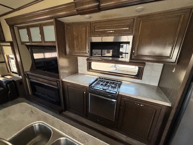 2018 Grand Design Solitude 384GK - Image 18