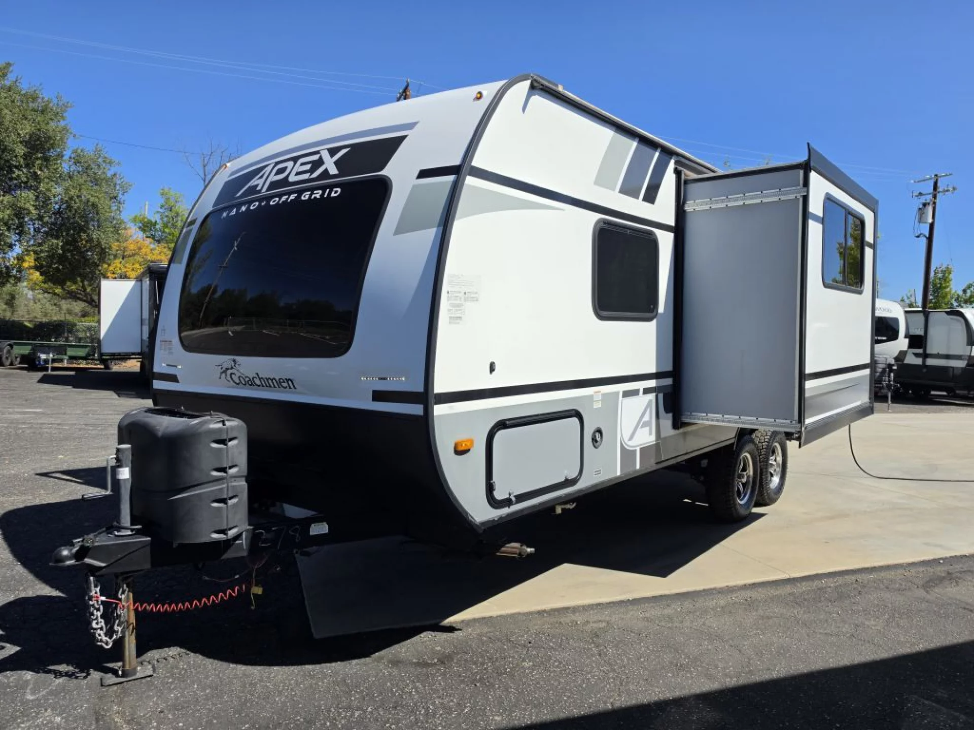 2022 COACHMEN APEX NANO 208BHS - Image 3