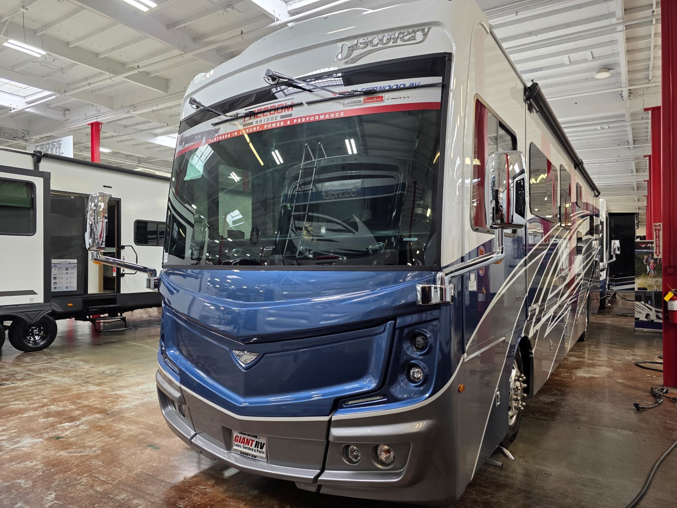 2026 Fleetwood Discovery 38N - Image 8