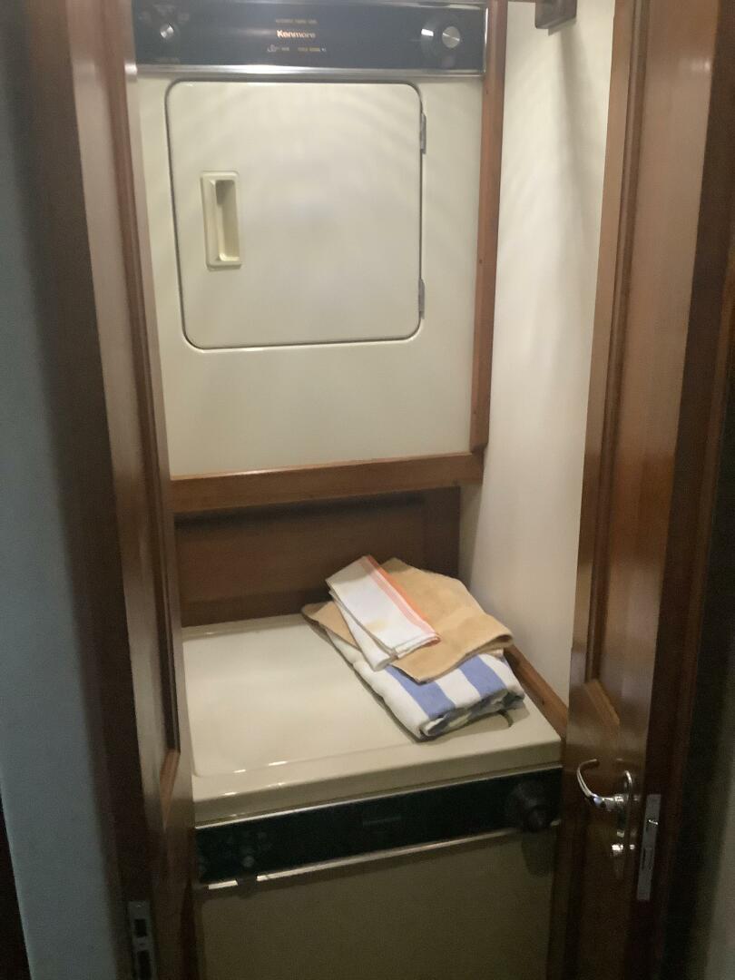 1994 Viking 50' Convertible Sportfish - Image 30