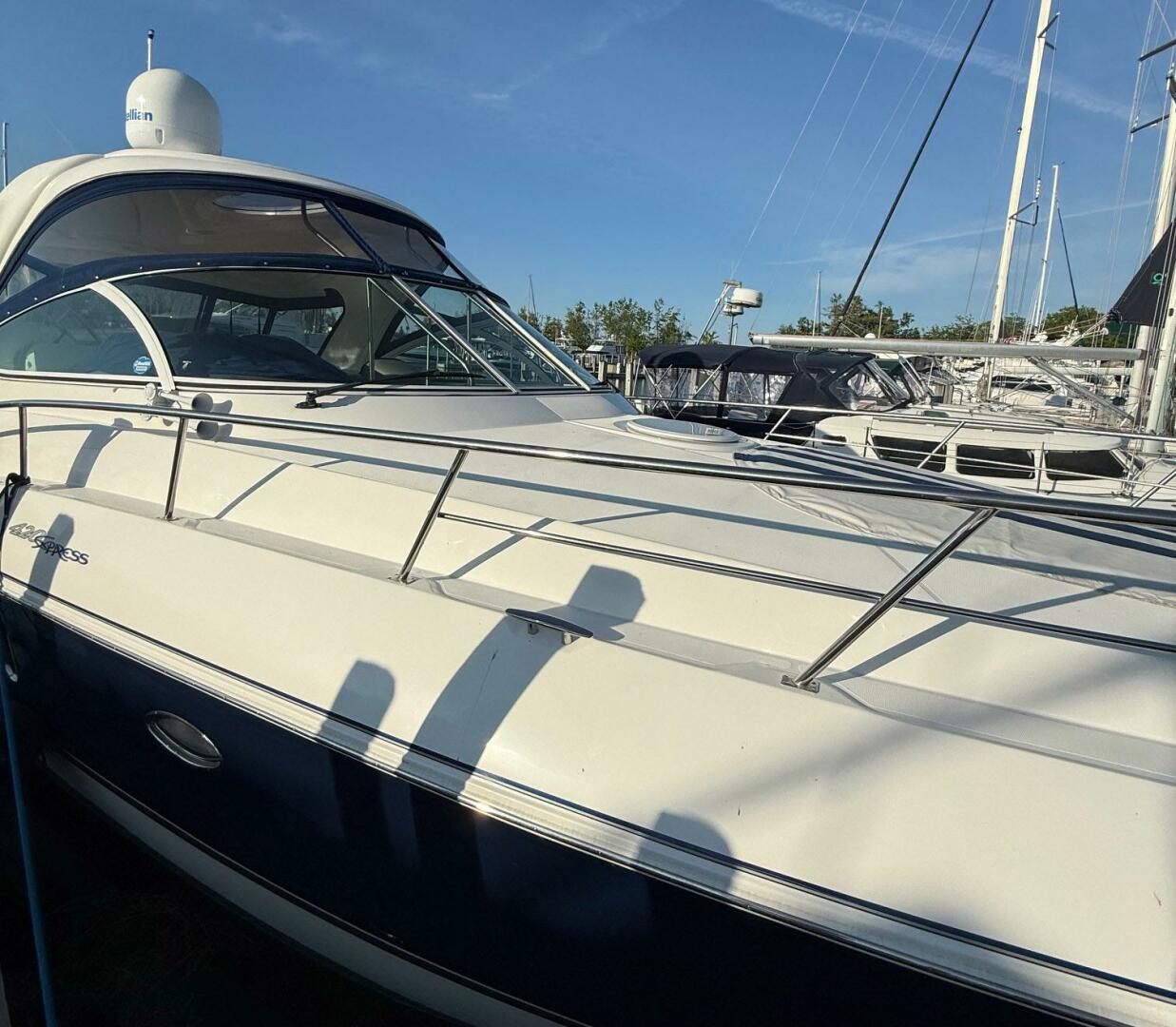 2006 Cruisers Yachts 420 Express - Image 32