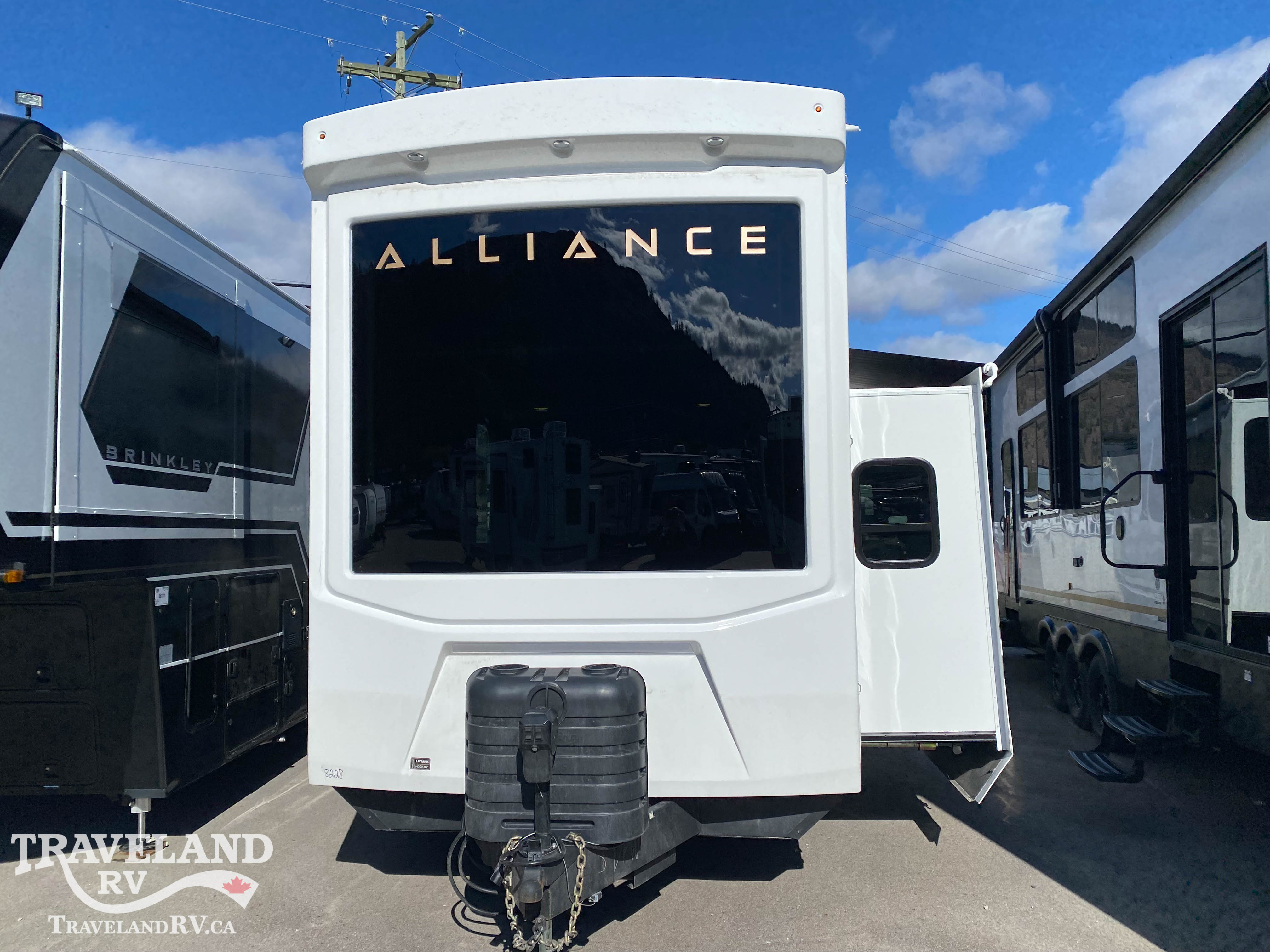 2026 Alliance RV Benchmark 44RKL - Image 4