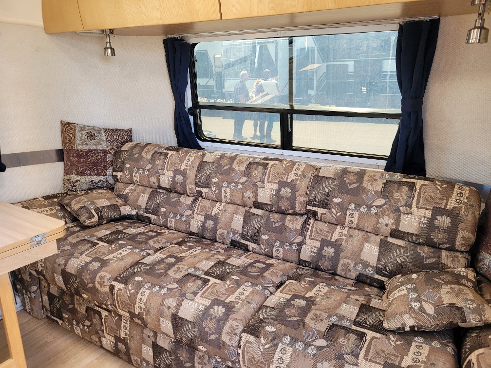 2006 Airstream Safari 25SS - Image 6