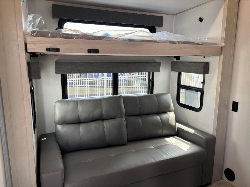 2025 Grand Design Solitude 388MBS - Image 22