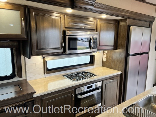 2019 Grand Design Solitude 385GK - Image 21