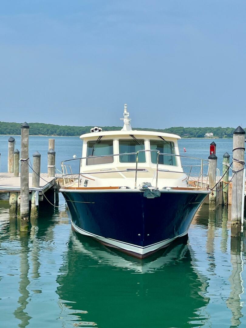 2010 Sabre 40 Sedan - Image 2