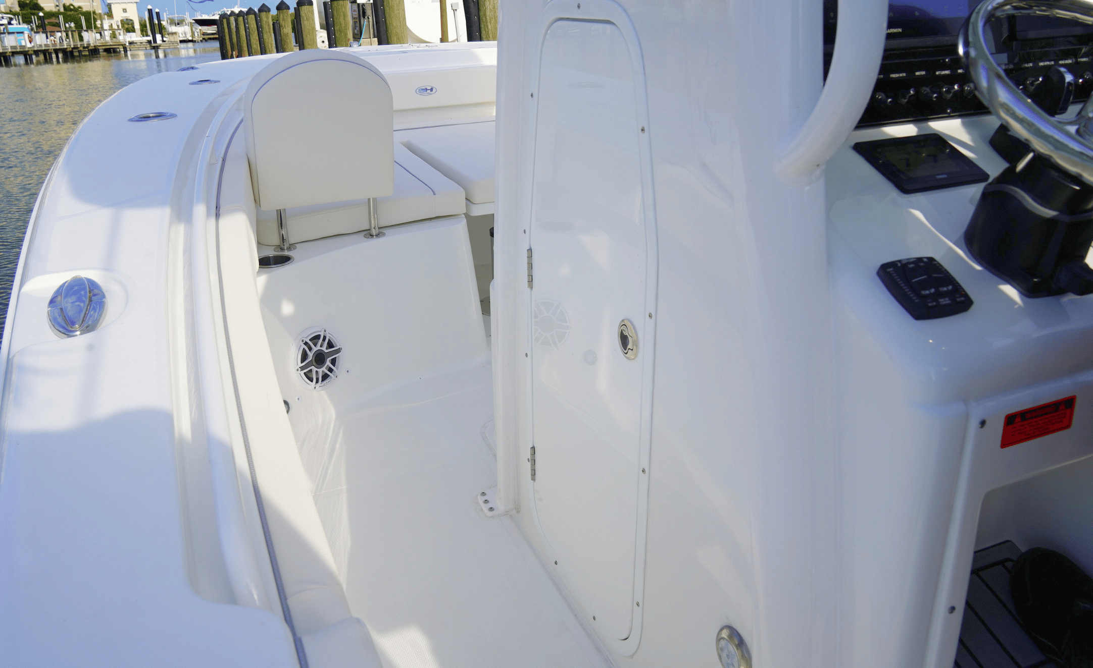 2027 SEA HUNT ULTRA 265SE - Image 30