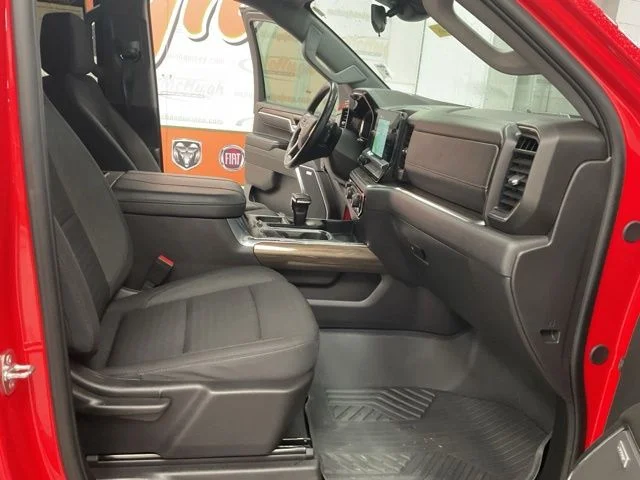 2024 Chevrolet Silverado 1500 Crew Cab LT Trail Boss 4WD - Image 26