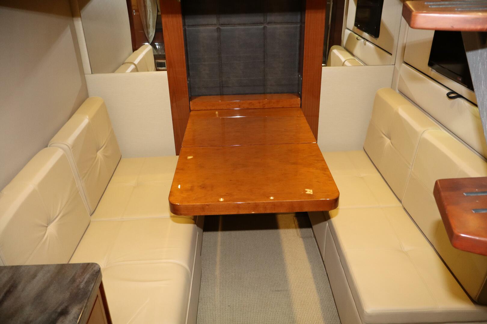 2015 Sea Ray 410 Sundancer - Image 10