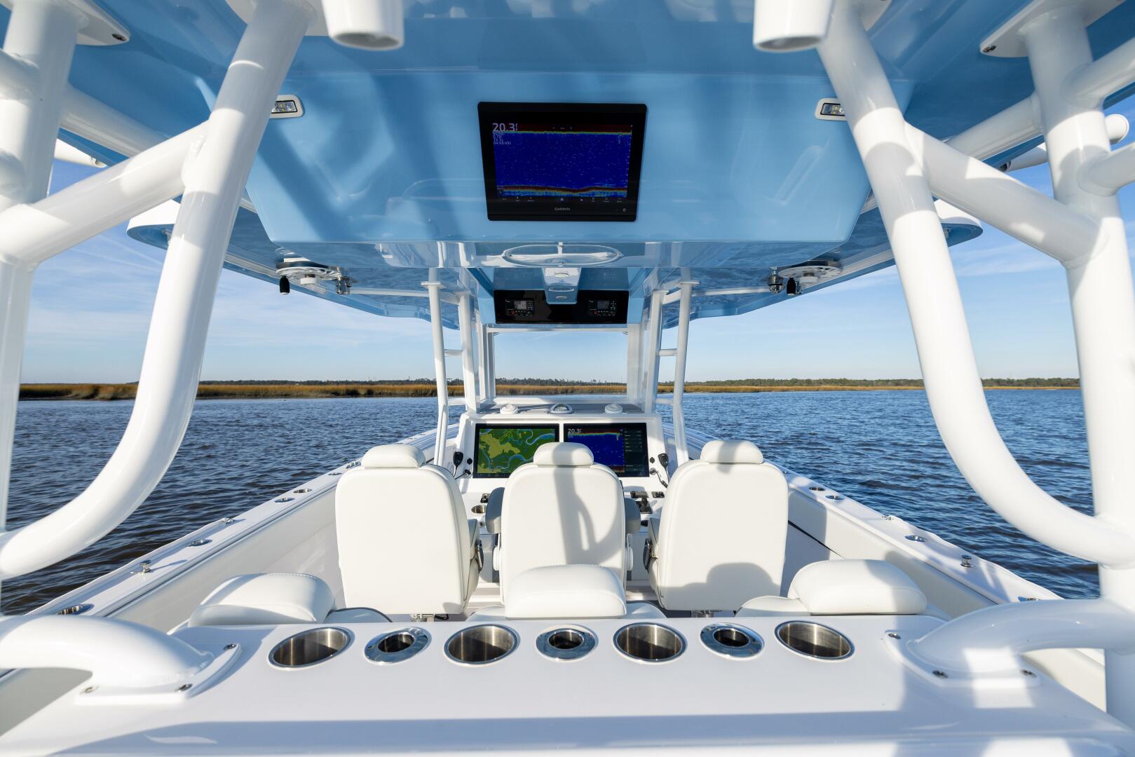 2024 Invincible 40 CAT - Image 29