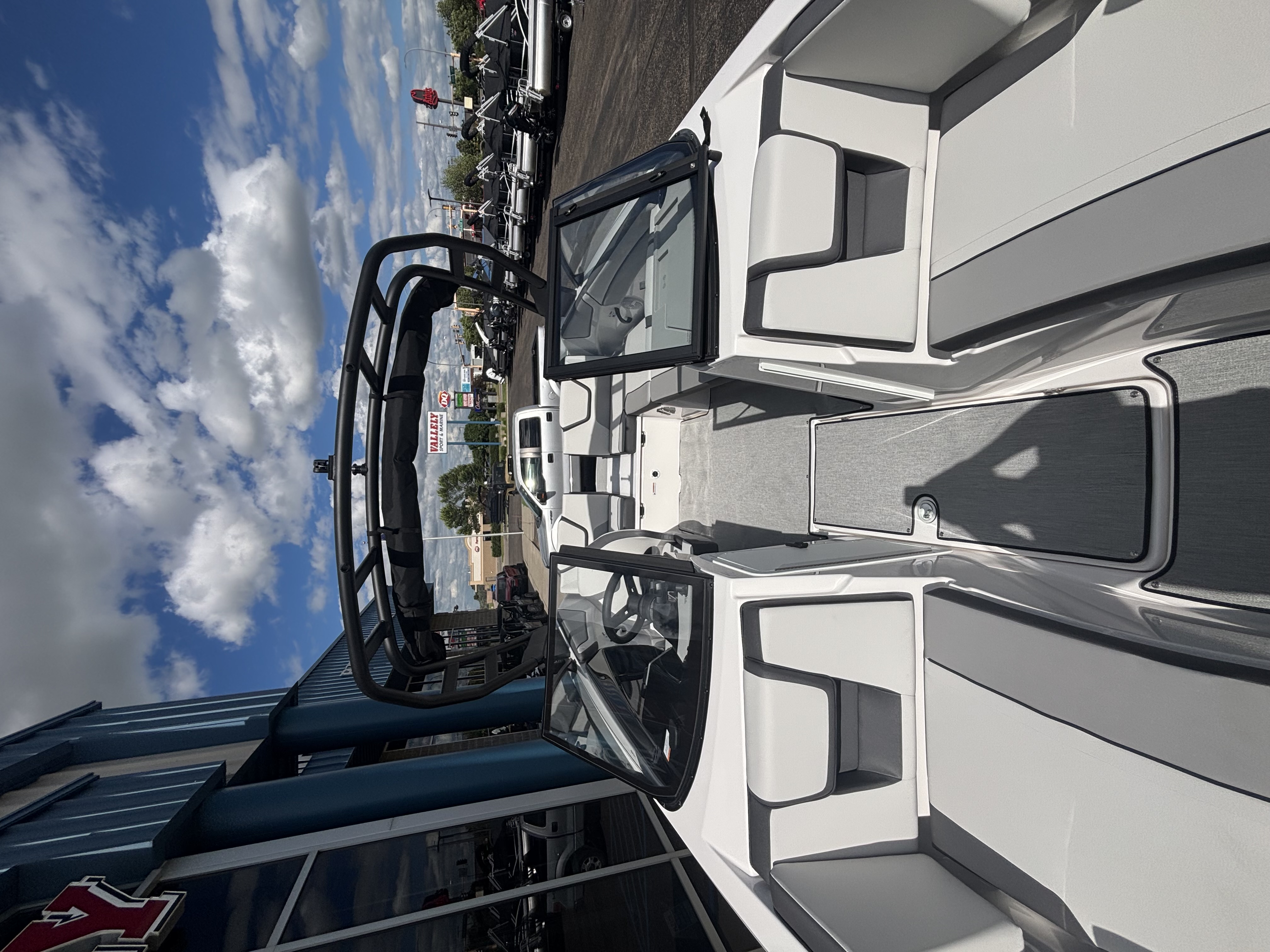 2026 Yamaha Boats AR220 - Image 10