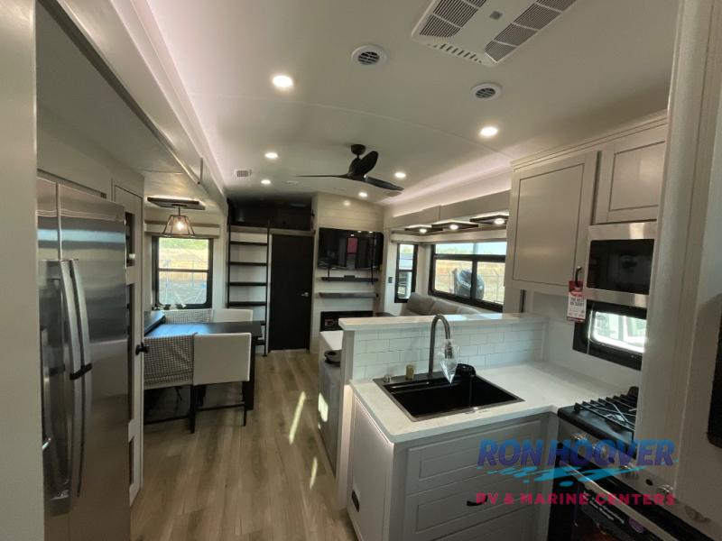 2026 JAYCO NORTHPOINT 395DSDB - Image 9