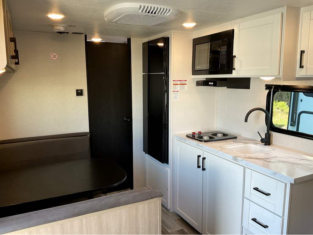 2026 JAYCO Jay Flight SLX 175 FQ - Image 4