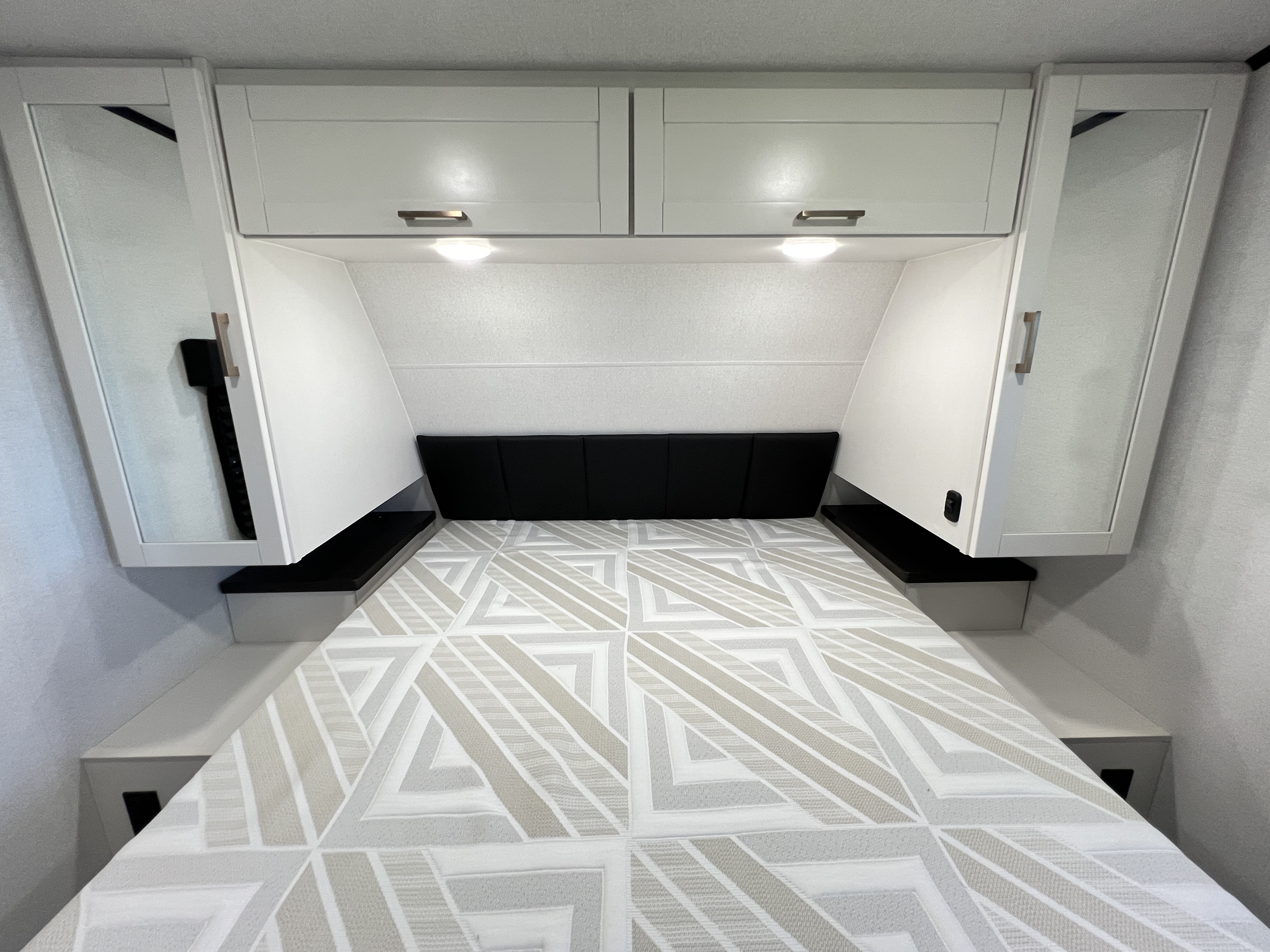 2027 Highland Ridge RANGE LITE 240DBH - Image 36