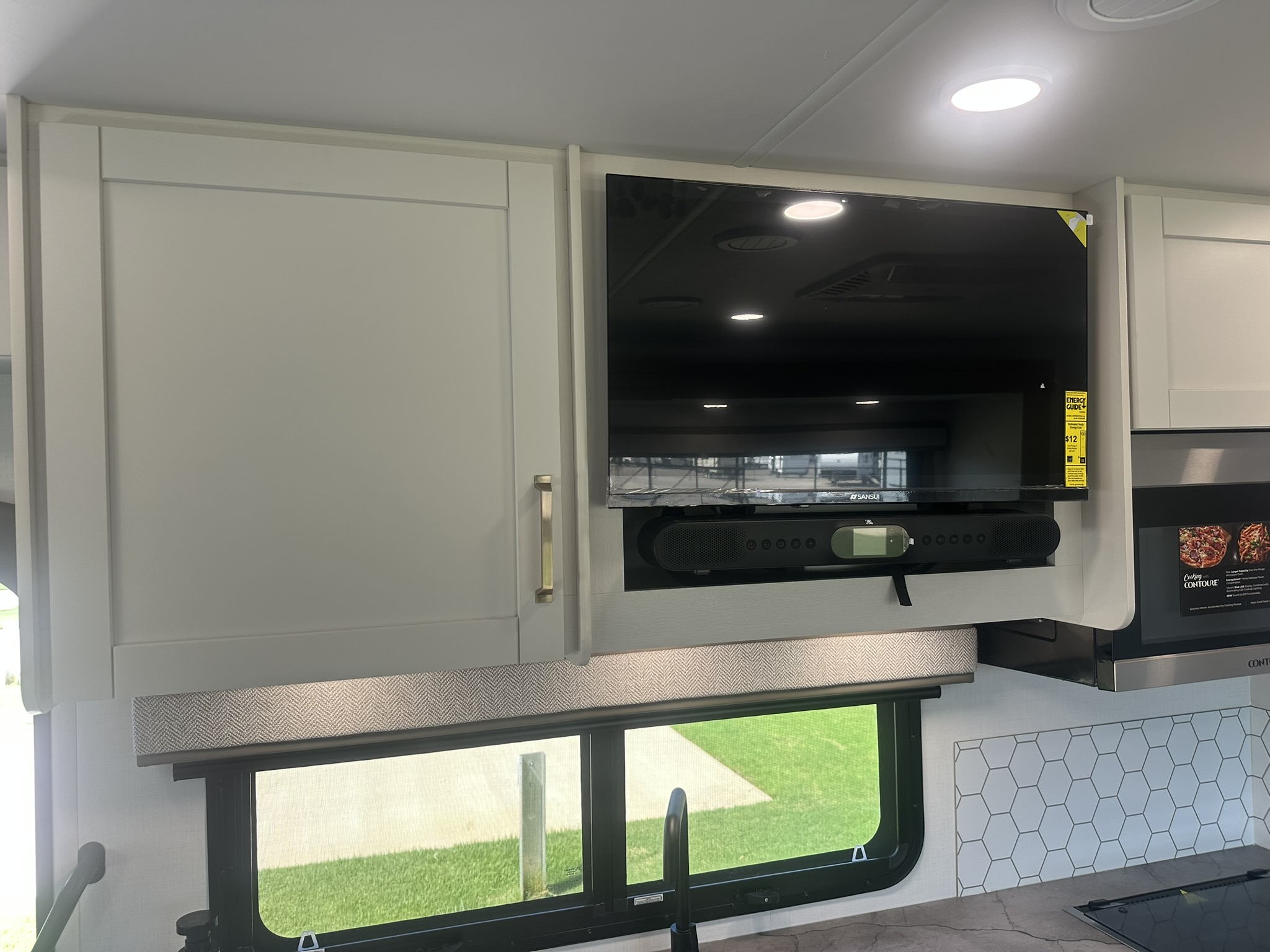 2027 JAYCO GREYHAWK 29MV - Image 26