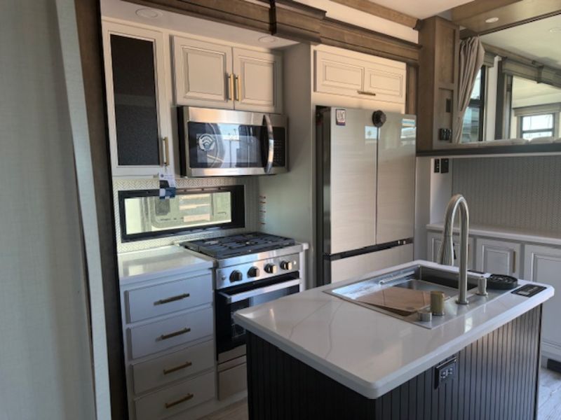 2026 Keystone Montana 3761FL - Image 12
