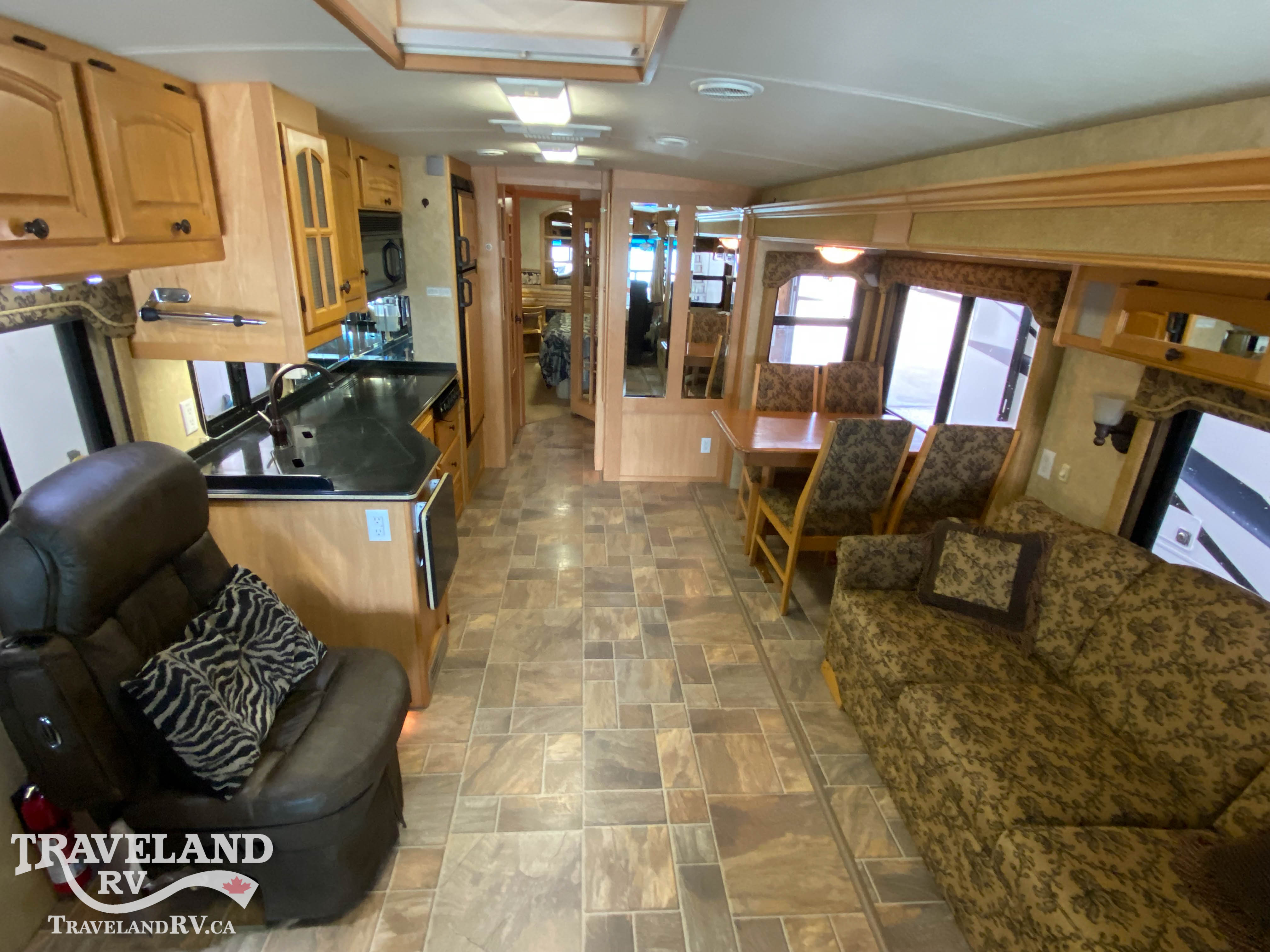 2006 TRIPLE E COMMANDER 3711 - Image 2