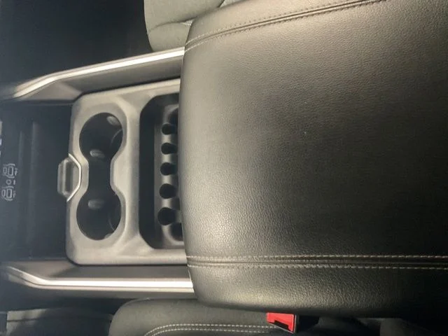 2025 Ram 1500 Big Horn 4x4 Crew Cab 5'7" Box - Image 17