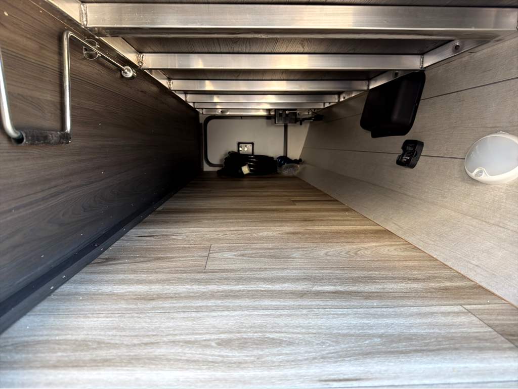 2027 VENTURE RV SPORTTREK 292VRB - Image 14