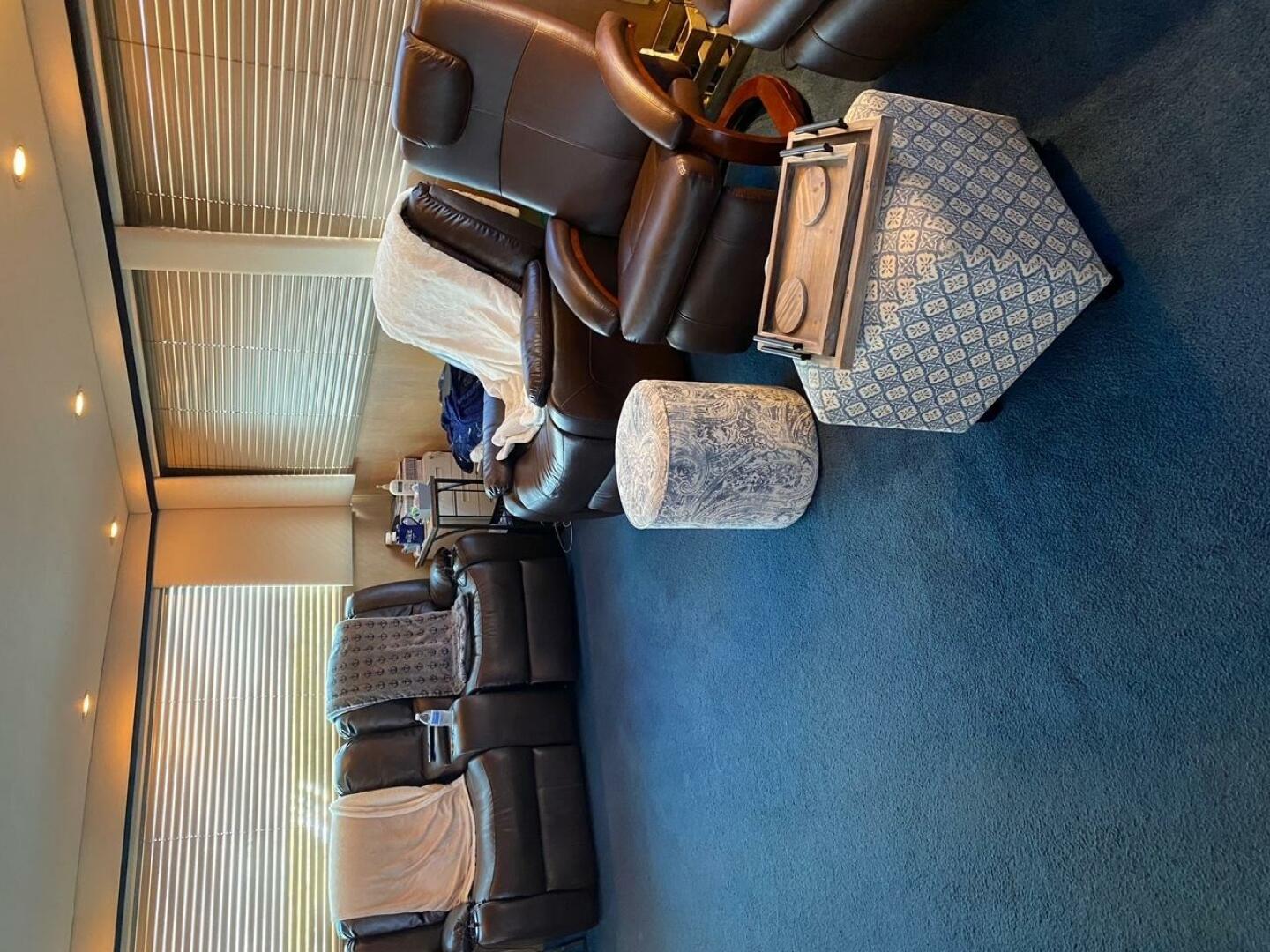 1994 Hatteras 70 Cockpit Motor Yacht - Image 38