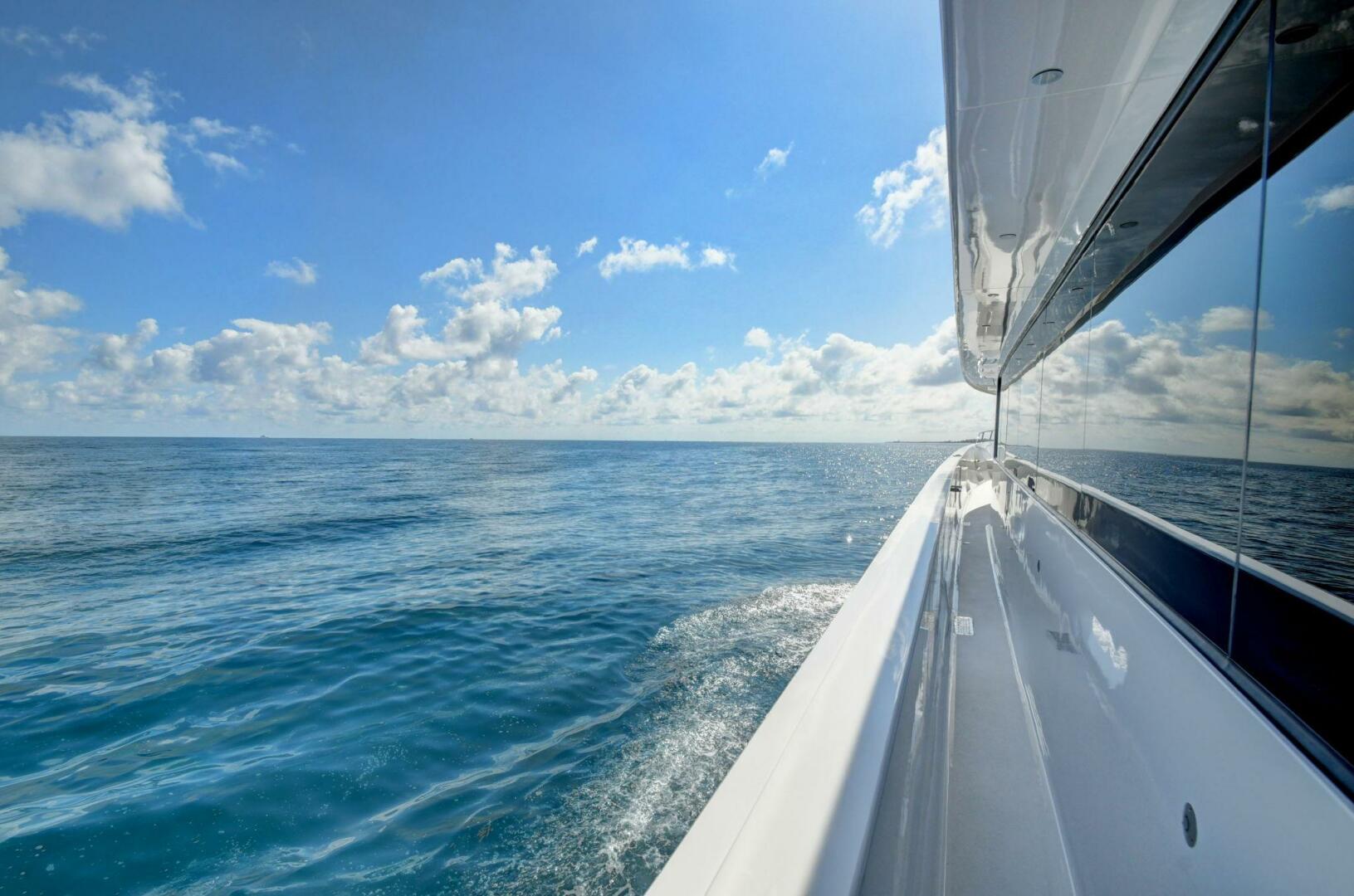 2005 Hatteras - Image 37