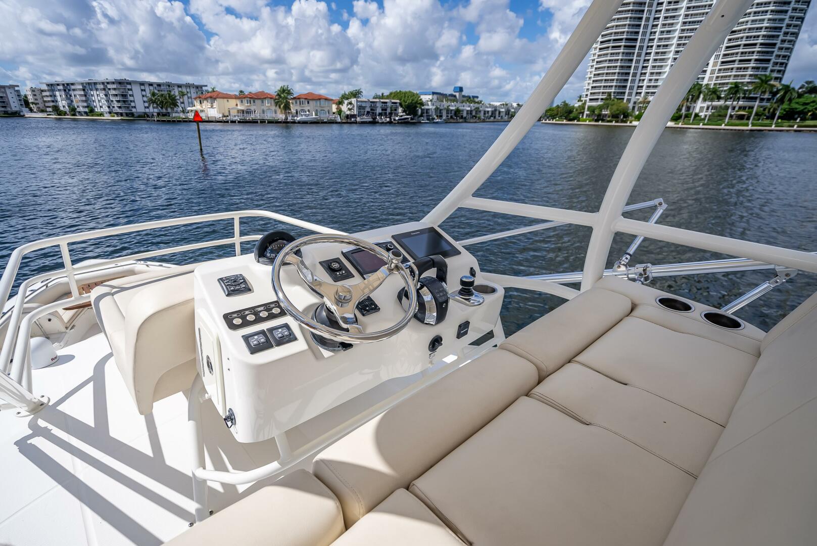 2016 Boston Whaler - Image 97